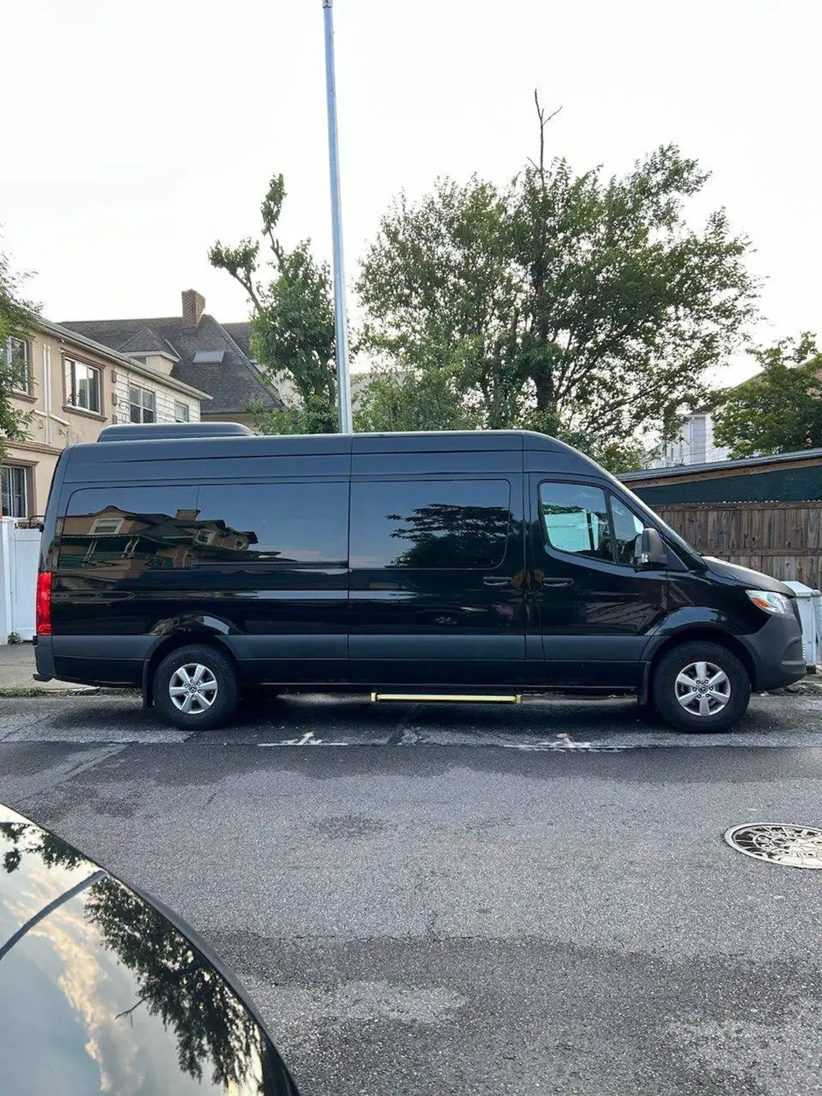 Regular Sprinter Van 11-14 Passengers photo 2