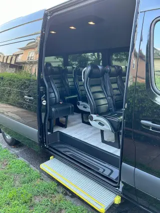 Regular Sprinter Van 11-14 Passengers, photo 9