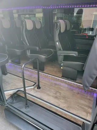 Regular Sprinter Van 11-14 Passengers, photo 5