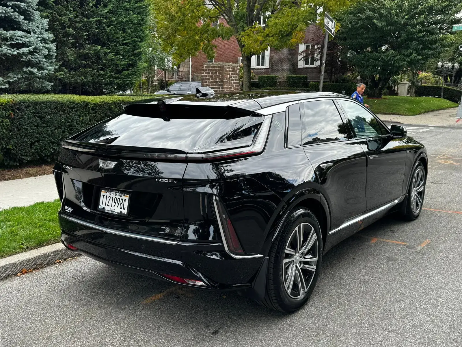 Luxury Sedan photo 4