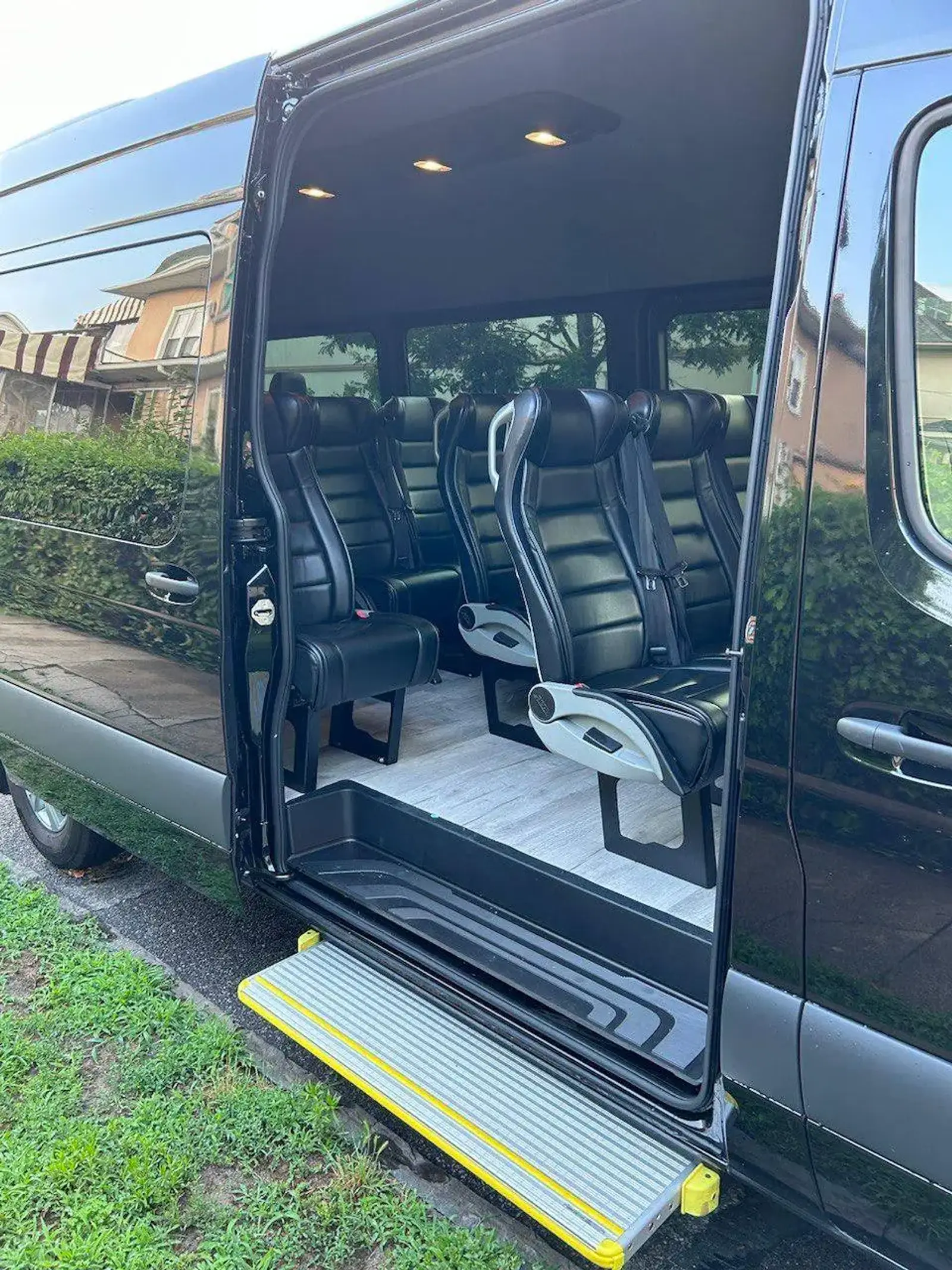 Regular Sprinter Van 11-14 Passengers photo 9