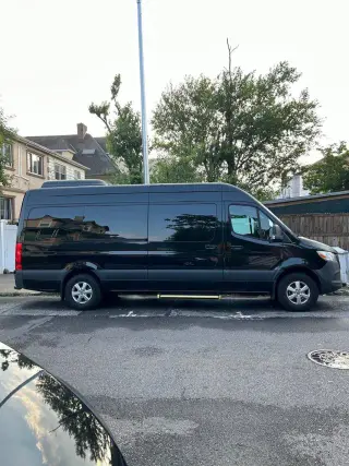 Regular Sprinter Van 11-14 Passengers, photo 2