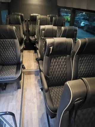 Regular Sprinter Van 11-14 Passengers, photo 8