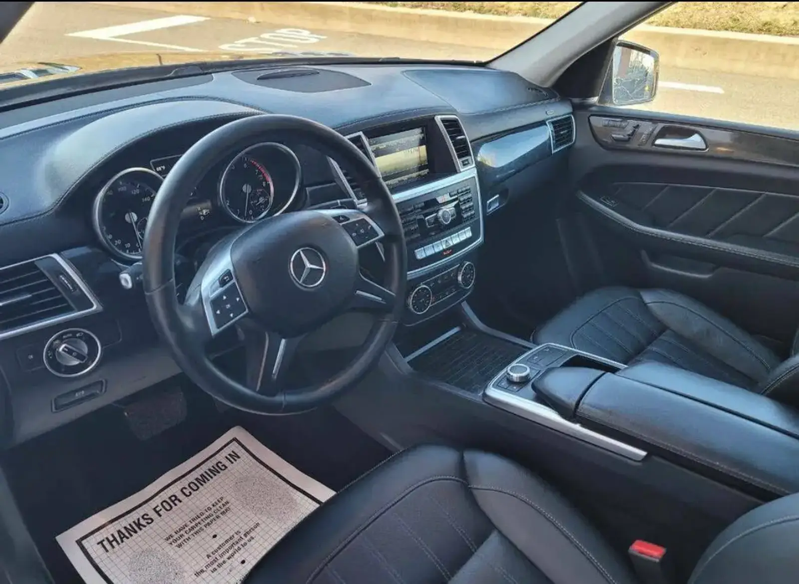 Luxury SUV 5-7 Passengers photo 9