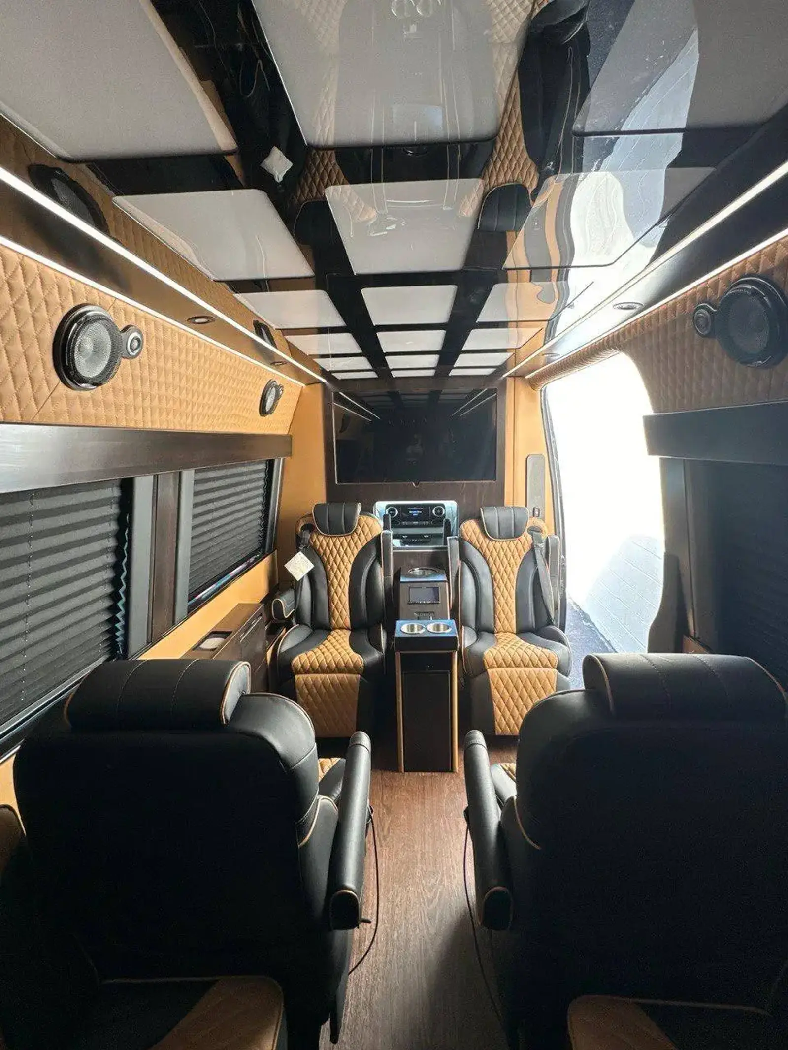 Executive Sprinter Van 11-14 Passenges photo 8